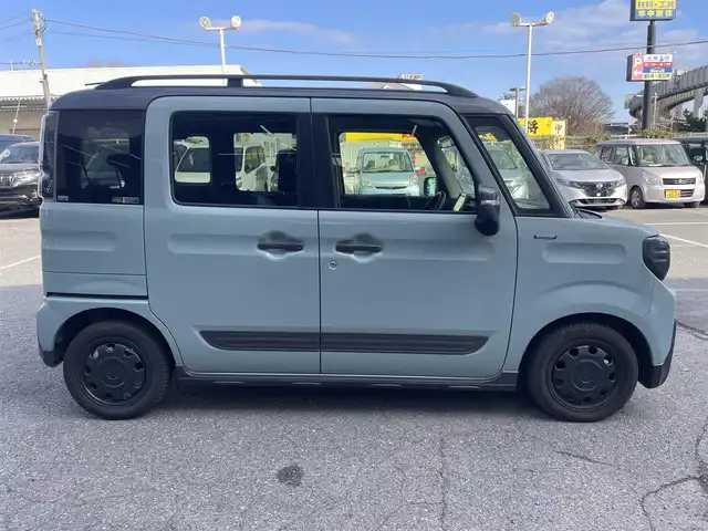 スズキ スペーシア ギア HYBRID XZ 千葉県 2021(令3)年 4.8万km オフブルーメタリック/ガンメタリック2トーンルーフ 純正ナビ（CN-RZ865）/FM.AM / CD.DVD / SD / TV / BT/全方位カメラ/衝突被害軽減システム/レーンアシスト/横滑り防止装置/コーナーセンサー/両側パワースライドドア/レーダークルーズコントロール/ホップアップディスプレイ/アイドリングストップ/ステアリングリモコン/プッシュスタート/スマートキー/ETC/シートヒーター/ドライブレコーダー/USB入力端子/電格ミラー/ウィンカーミラー/LEDヘッドライト/フォグランプ/サーキュレーター/ロールサンシェード/保証書/取扱説明書