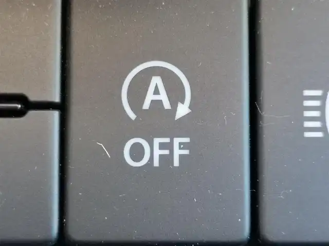 スズキ ジムニー シエラ JC 茨城県 2022(令4)年 1.5万km ジャングルグリーン 社外ナビ/【DISC・SD・ラジオ・TV・BT・iPod・USB・HDMI・AUX】/シートヒーター/ETC2.0/クルコン/ダウンヒルアシストコントロール/４WD/アイドリングストップ/オートライト/オートハイビーム/Fフォグ/LEDライト/ヘッドライトウォッシャー/横滑り防止装置/レーンキープアシスト/衝突被害軽減システム