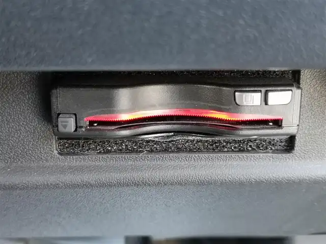 スズキ ジムニー シエラ JC 茨城県 2022(令4)年 1.5万km ジャングルグリーン 社外ナビ/【DISC・SD・ラジオ・TV・BT・iPod・USB・HDMI・AUX】/シートヒーター/ETC2.0/クルコン/ダウンヒルアシストコントロール/４WD/アイドリングストップ/オートライト/オートハイビーム/Fフォグ/LEDライト/ヘッドライトウォッシャー/横滑り防止装置/レーンキープアシスト/衝突被害軽減システム