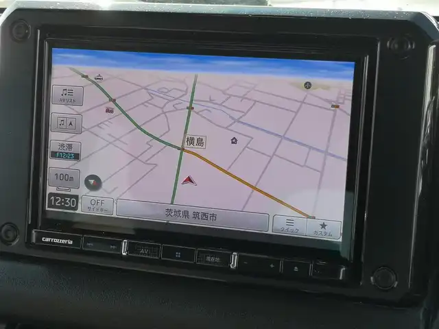 スズキ ジムニー シエラ JC 茨城県 2022(令4)年 1.5万km ジャングルグリーン 社外ナビ/【DISC・SD・ラジオ・TV・BT・iPod・USB・HDMI・AUX】/シートヒーター/ETC2.0/クルコン/ダウンヒルアシストコントロール/４WD/アイドリングストップ/オートライト/オートハイビーム/Fフォグ/LEDライト/ヘッドライトウォッシャー/横滑り防止装置/レーンキープアシスト/衝突被害軽減システム