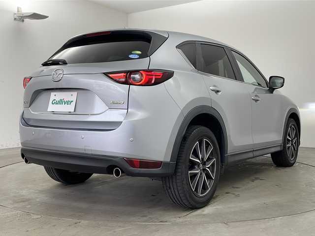 マツダ ＣＸ－５ 20S プロアクティブ 兵庫県 2017(平29)年 2.3万km ソニックシルバーM ・純正ナビ/Bluetooth/USB/AM/FM/・バックカメラ、サイドカメラ/・スマート・ブレーキ・サポート（SBS）/・スマート・シティ・ブレーキ・サポート（SCBS）/・レーンキープアシストシステム/・ドライバーアテンションアラート/・交通標識認識システム/・パーキングセンサー/・レーダクルーズコントロール/・車間認知支援システム/・横滑り防止装置（TCS）/・アイドリングストップ/・ヘッドアップディスプレイ/・革巻きステアリング/・ステアリングスイッチ/・パドルシフト/・電子パーキングブレーキ/・オートホールドブレーキ/・フロアマット（運転席のみ）/・純正19インチアルミホイールタイヤ/・LEDヘッドライト/・フォグランプ/・ETC/・スマートキー/・スペアキー