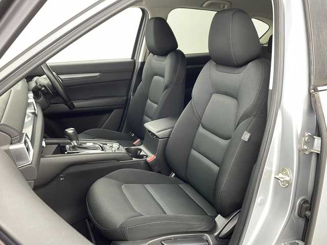 マツダ ＣＸ－５ 20S プロアクティブ 兵庫県 2017(平29)年 2.3万km ソニックシルバーM ・純正ナビ/Bluetooth/USB/AM/FM/・バックカメラ、サイドカメラ/・スマート・ブレーキ・サポート（SBS）/・スマート・シティ・ブレーキ・サポート（SCBS）/・レーンキープアシストシステム/・ドライバーアテンションアラート/・交通標識認識システム/・パーキングセンサー/・レーダクルーズコントロール/・車間認知支援システム/・横滑り防止装置（TCS）/・アイドリングストップ/・ヘッドアップディスプレイ/・革巻きステアリング/・ステアリングスイッチ/・パドルシフト/・電子パーキングブレーキ/・オートホールドブレーキ/・フロアマット（運転席のみ）/・純正19インチアルミホイールタイヤ/・LEDヘッドライト/・フォグランプ/・ETC/・スマートキー/・スペアキー