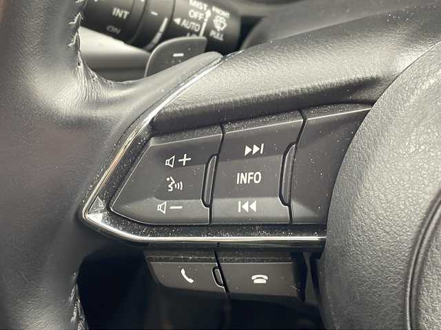 マツダ ＣＸ－５ 20S プロアクティブ 兵庫県 2017(平29)年 2.3万km ソニックシルバーM ・純正ナビ/Bluetooth/USB/AM/FM/・バックカメラ、サイドカメラ/・スマート・ブレーキ・サポート（SBS）/・スマート・シティ・ブレーキ・サポート（SCBS）/・レーンキープアシストシステム/・ドライバーアテンションアラート/・交通標識認識システム/・パーキングセンサー/・レーダクルーズコントロール/・車間認知支援システム/・横滑り防止装置（TCS）/・アイドリングストップ/・ヘッドアップディスプレイ/・革巻きステアリング/・ステアリングスイッチ/・パドルシフト/・電子パーキングブレーキ/・オートホールドブレーキ/・フロアマット（運転席のみ）/・純正19インチアルミホイールタイヤ/・LEDヘッドライト/・フォグランプ/・ETC/・スマートキー/・スペアキー