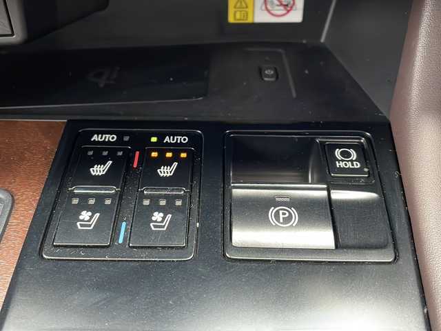 レクサス ＲＸ 450h バージョンL 島根県 2019(令1)年 7.7万km ソニックチタニウム 純正12.3インチメモリナビ/(CD DVD フルセグTV Bluetooth)/パラレルサンルーフ/全方位カメラ/４WD/レクサスセーフティ/・衝突軽減ブレーキ/・車線逸脱警報/・レーントレーシングアシスト/・レーダークルーズコントロール/・ブラインドスポットモニター/・道路標識認識機能/茶革シート/パワーシート/シートヒーター・エアシート/パワーバックドア/ウッドコンビステアリング/ステアリングヒーター/ステアリングリモコン/パドルシフト/置くだけ充電/ドライブレコーダー/ETC2.0/プッシュスタート/電動パーキングブレーキ/オートブレーキホールド/純正フロアマット/LEDヘッドライト/オートライト/オートマチックハイビーム