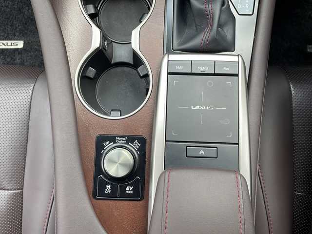 レクサス ＲＸ 450h バージョンL 島根県 2019(令1)年 7.7万km ソニックチタニウム 純正12.3インチメモリナビ/(CD DVD フルセグTV Bluetooth)/パラレルサンルーフ/全方位カメラ/４WD/レクサスセーフティ/・衝突軽減ブレーキ/・車線逸脱警報/・レーントレーシングアシスト/・レーダークルーズコントロール/・ブラインドスポットモニター/・道路標識認識機能/茶革シート/パワーシート/シートヒーター・エアシート/パワーバックドア/ウッドコンビステアリング/ステアリングヒーター/ステアリングリモコン/パドルシフト/置くだけ充電/ドライブレコーダー/ETC2.0/プッシュスタート/電動パーキングブレーキ/オートブレーキホールド/純正フロアマット/LEDヘッドライト/オートライト/オートマチックハイビーム