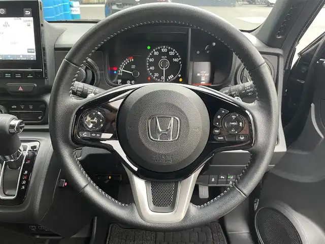 ホンダ Ｎ ＯＮＥ プレミアム ツアラー 滋賀県 2024(令6)年 1.9万km ブリティッシュグリーンP 9型純正ナビ/（ＣＤ／ＤＶＤ／ＵＳＢ／ＡｐｐｌｅＣａｒＰｌａｙ/AndroidAuto）/バックカメラ/前後ドライブレコーダー/シートヒーター/ビルトインETC/衝突被害軽減ブレーキ/レーダークルーズコントロール/オートハイビーム/パドルシフト/クリアランスソナー/電子パーキング/オートホールド/LEDヘッドライト/プッシュスタート/スマートキー/ステアリングスイッチ