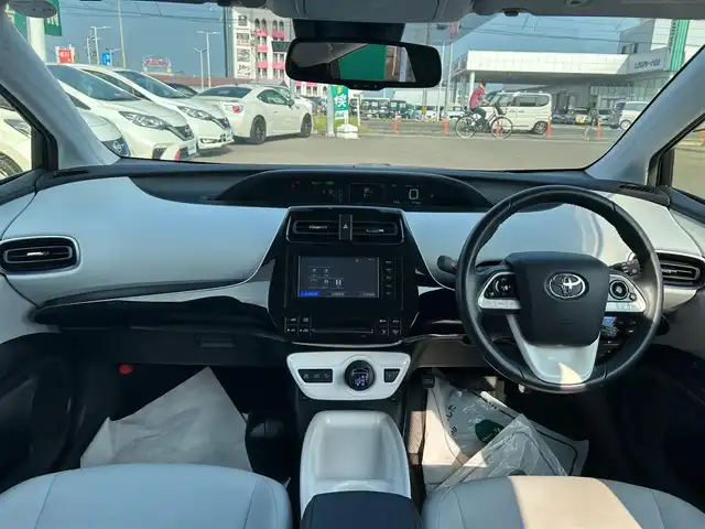 トヨタ プリウス A ツーリングセレクション 宮城県 2016(平28)年 9.7万km ホワイトパールクリスタルシャイン トヨタセーフティセンス/社外エアロ【F・S・R】/純正SDナビ/【CD・DVD・BT・SD・フルセグTV】/バックカメラ/レーダークルーズコントロール/ブラインドスポットモニター/レーンディパーチャートアラート/ヘッドアップディスプレイ/パーキングアシスト/レザーシート/シートヒーター/純正17インチアルミホイール/コーナーセンサー/ステアリングスイッチ/純正ドライブレコーダー/電動格納ウィンカーミラー/オートライト/LEDヘッドライト/フォグランプ/スマートキー×2/エンジンスターター/ETC