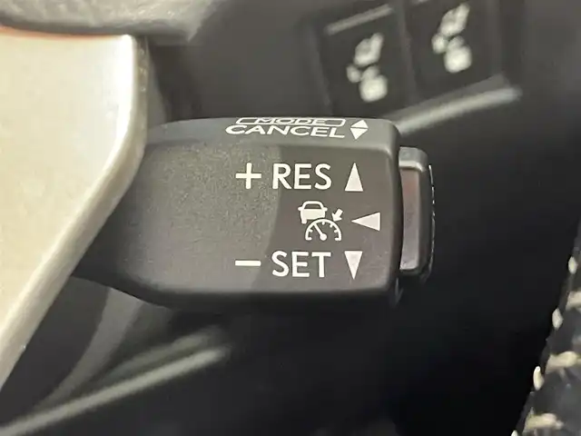 レクサス ＮＸ 300h バージョンL 愛知県 2016(平28)年 6.1万km ソニックチタニウム 純正１０．２５インチナビ/パノラミックビューモニター/レーダークルーズコントロール/パワーリアゲート/衝突軽減ブレーキ/レーンキープアシスト/ブラインドスポットモニター/クリアランスソナー/三眼ＬＥＤヘッドライト/オートハイビーム/シートヒーター/エアシート/パワーシート(シートメモリ機能)　/ビルトインＥＴＣ/ハンドルヒーター/パドルシフト/純正フロアマット/スマートキーx2　カードキーx1