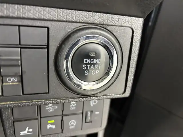 スバル シフォン G スマートアシスト 埼玉県 2022(令4)年 1.8万km ブラックマイカメタリック 純正ナビ　NMZK-W72D/(Bluetooth/USB/ipod/CD/DVD/AM/FM)/地デジフルセグ/バックカメラ/片側パワースライドドア/衝突軽減ブレーキ/クリアランスソナー/アイドリングストップ/パワーモード/ロールサンシェード/電動格納ミラー/ステアリングリモコン/純正フロアマット/純正ドアバイザー