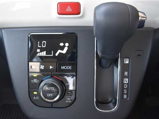 ダイハツ ミラ トコット G リミテッド SAⅢ 福岡県 2021(令3)年 2.1万km セラミックグリーンM スマートアシストIII/社外メモリーナビ/TV/CD/パノラマモニター/純正LEDヘッドライト/前席シートヒーター/ステアリングリモコン/オートライト/ヘッドライトレベライザー/フロアマット/ドアバイザー/プッシュスタート/スマートキー/保証書/取扱説明書