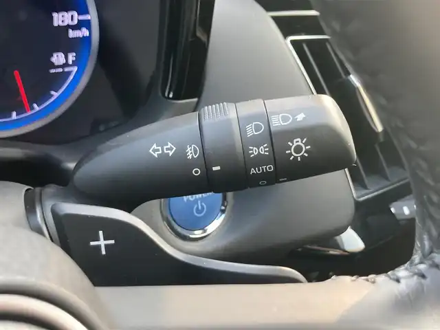 トヨタ クラウン ハイブリッド RS 鳥取県 2018(平30)年 6.7万km ホワイトパールクリスタルシャイン 純正ナビ/フルセグ/DVD/CD/BT/バックカメラ・ビルトインETC/トヨタセーフティセンス/レーダークルーズコントロール/レーンキープアシスト/前後クリアランスソナー/ドライブレコーダー（前方）/レザー調シートカバー/前席シートヒーター/パワーシート/LEDヘットライト/WORK２０インチアルミホイール/ローダウンスプリング/プッシュエンジンスタート/４本出しマフラー/フロアマット・ドアバイザー