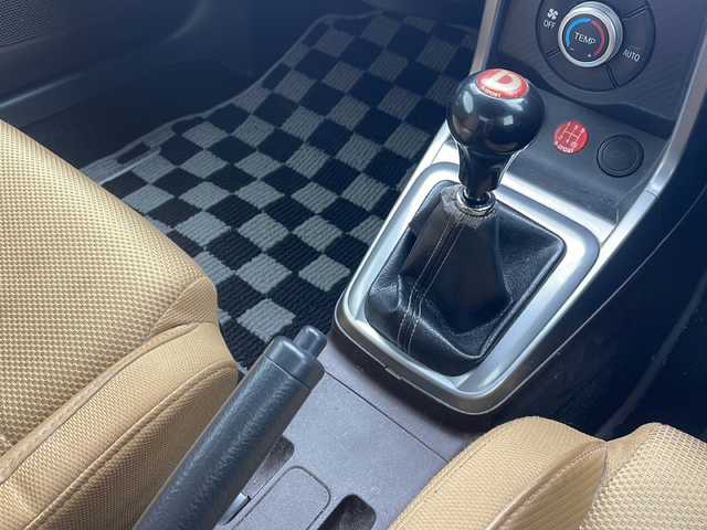 ダイハツ コペン セロ 沖縄県 2015(平27)年 7.9万km フォレストカーキメタリック 純正オーディオ（CUP-W65D）/　(ＣＤ　ＡＭ　ＦＭ　ＵＳＢ　ＡＵＸ)/５速マニュアル/オープンカー　(電動式)/社外１６インチアルミホイール/シートヒーター/オートエアコン/ステアリングスイッチ/プッシュスタート/スマートキー