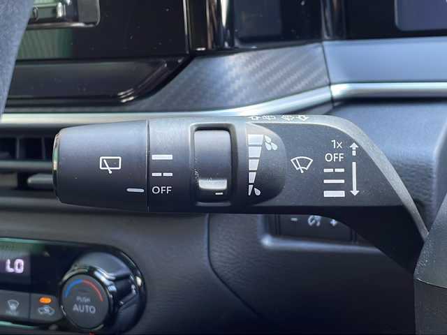 日産 ノート X 岐阜県 2022(令4)年 6.2万km ピュアホワイトパール 禁煙車/社外ナビ/AM/FM/BT/アラウンドビューモニター /エマージェンシーブレーキ /インテリジェントルームミラー /セーフティーシールド/BSI/オートライト/LEDヘッドライト/運転支援/後方支援/後側方支援/速度標識表示/標識検知支援/駐車支援/後退時車両検知警報/電子パーキングブレーキ/インテリジェントキー /プッシュスタート