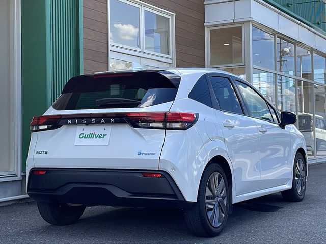 日産 ノート X 岐阜県 2022(令4)年 6.2万km ピュアホワイトパール 禁煙車/社外ナビ/AM/FM/BT/アラウンドビューモニター /エマージェンシーブレーキ /インテリジェントルームミラー /セーフティーシールド/BSI/オートライト/LEDヘッドライト/運転支援/後方支援/後側方支援/速度標識表示/標識検知支援/駐車支援/後退時車両検知警報/電子パーキングブレーキ/インテリジェントキー /プッシュスタート