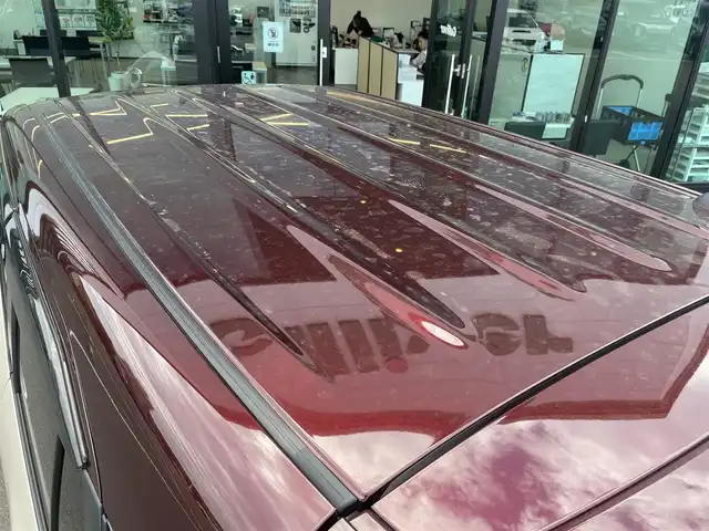スズキ クロスビー HYBRID MZ 東京都 2024(令6)年 0.6万km キャラバンアイボリーパールメタリック/メロウディープレッド2トーン スズキセーフティサポート/・デュアルカメラブレーキサポート/・車線逸脱警報機能/・先行車発進お知らせ機能/・誤発進抑制機能/・アダプティブクルーズコントロール/・コーナーセンサー/プッシュスタート/アイドリングストップ/パドルシフト/社外メモリナビ/フルセグTV/ETC/前後ドライブレコーダー/シートヒーター/パーソナルテーブル/LEDヘッドライト/オートライト/ドアバイザー/16インチ純正アルミホイール/スマートキー