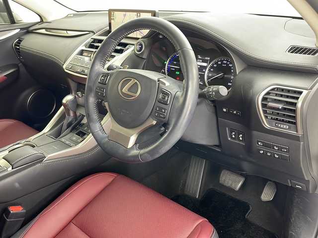 レクサス ＮＸ 300h バージョンL 道央・札幌 2020(令2)年 7.9万km ソニッククォーツ ・4WD/・純正ナビ（TV＆CD＆DVD＆BT）/・全方位カメラ/・レクサスセーフティセンス/・クルーズコントロール/・ブラインドスポットモニター/・ヘッドアップディスプレイ/・オートハイビーム/・マークレビンソンサウンド/・社外ドライブレコーダー/・パドルシフト/・パワーバックドア/・ハンドルヒーター/・シートヒーター/・エアシート/・オートライト/・LEDヘッドライト/・スマートキー