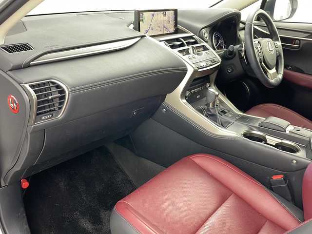 レクサス ＮＸ 300h バージョンL 道央・札幌 2020(令2)年 7.9万km ソニッククォーツ ・4WD/・純正ナビ（TV＆CD＆DVD＆BT）/・全方位カメラ/・レクサスセーフティセンス/・クルーズコントロール/・ブラインドスポットモニター/・ヘッドアップディスプレイ/・オートハイビーム/・マークレビンソンサウンド/・社外ドライブレコーダー/・パドルシフト/・パワーバックドア/・ハンドルヒーター/・シートヒーター/・エアシート/・オートライト/・LEDヘッドライト/・スマートキー