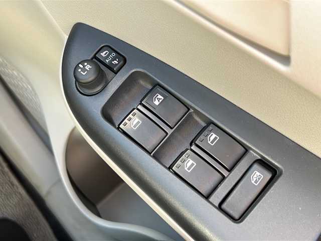 トヨタ パッソ X Lパッケージ 岩手県 2021(令3)年 1.9万km ブライトシルバーM ナビ　全周囲カメラ　Ｂｌｕｅｔｏｏｔｈ　ＣＤ／ＤＶＤ再生　ＵＳＢ接続　ＴＶ　衝突軽減　スマートキー　純正フロアマット　前後コーナーセンサー　ＬＥＤオートライト　オートハイビーム　アイドリングストップ