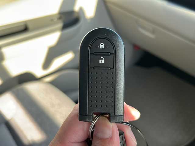 トヨタ パッソ X Lパッケージ 岩手県 2021(令3)年 1.9万km ブライトシルバーM ナビ　全周囲カメラ　Ｂｌｕｅｔｏｏｔｈ　ＣＤ／ＤＶＤ再生　ＵＳＢ接続　ＴＶ　衝突軽減　スマートキー　純正フロアマット　前後コーナーセンサー　ＬＥＤオートライト　オートハイビーム　アイドリングストップ