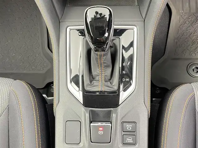 スバル ＸＶ ハイブリッド 2．0e－L アイサイト 千葉県 2019(令1)年 1.9万km クリスタルホワイトP ワンオーナー/4WD/禁煙/衝突軽減ブレーキ/純正8型ナビ（NR-MZ300-BIN-3）/CD/DVD/Bluetooth/フルセグ/バックカメラ/サイドカメラ/レーダークルーズコントロール/レーンアシスト/パドルシフト/パワーシート/メモリシート/ブラインドスポットモニター/LEDヘッドライト/フォグライト/ステアリングレスポンシブヘッドランプ/ステアリングスイッチ/横滑り防止機能/ETC/純正17インチアルミホイール/スマートキー/スペアキー/保証書/取扱説明書