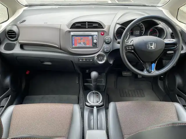 ホンダ フィット シャトル 15X 埼玉県 2011(平23)年 1.8万km プレミアムホワイトパール 登録時12946ｋｍ/ワンオーナー/純正ナビ（ワンセグTV)/　・CD/DVD/USB/バックカメラ/ハーフレザーシート/HID/ETC/横滑り防止/スマートキー/ECON/ステアリングスイッチ/ウィンカーミラー/シートリフター/純正フロアマット/純正ドアバイザー/保証書/ナビ取扱説明書/取扱説明書