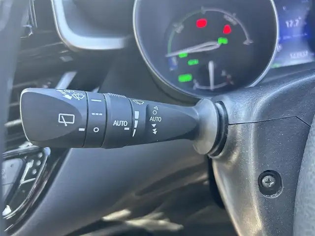 トヨタ Ｃ－ＨＲ G 大分県 2019(平31)年 12.4万km メタルストリームM ・ワンオーナー/Toyota Safety Sense /　プリクラッシュセーフティシステム（歩行者検知機能付/ 　衝突回避支援タイプ/   ミリ波レーダー＋単眼カメラ方式）/　レーンディパーチャーアラート（ステアリング制御付）/　オートマチックハイビーム/　レーダークルーズコントロール（全車速追従機能付）/・純正ナビ　NSZT-Y68T/　ワンセグテレビ/　BT/　DVD/　SD/　ラジオ/・モデリスタフルエアロ/・プッシュエンジンスタート/・ETC/・ヒートシーター　運転席/助手席/・ブラインドスポットモニター/・電動ランバーサポート　運転席/・オートワイパー（雨滴感応式）/・ドラレコ前 DRT-C68A/・ステアリングスイッチ/・横滑り防止システム/・ウィンカーミラー/・LEDランプ/・革巻きステアリング/・レベライザー/・プライバシーガラス/・革巻きステアリング/・トノカバー/・純正フロアマット/・純正18インチアルミホイル/・ドアバイザー/・保証書/・取扱説明書/・スペアキー２本/　