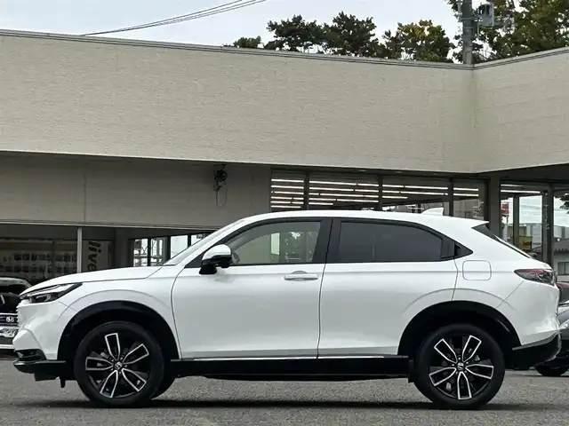ホンダ ヴェゼル ハイブリッド e:HEV Z 宮城県 2023(令5)年 2.1万km プラチナホワイトパール /ワンオーナー//純正メモリナビ//BT/USB/FM/AM/フルセグテレビ//スマートフォン連携//ハーフレザーシート//前席シートヒーター/ステアリングヒーター//パワーバックドア//バックカメラ//ワイヤレス充電//ビルトインETC2.0//レーダークルーズコントロール//パドルシフト//衝突被害軽減ブレーキ//レーンキープアシスト//スマートキーx2