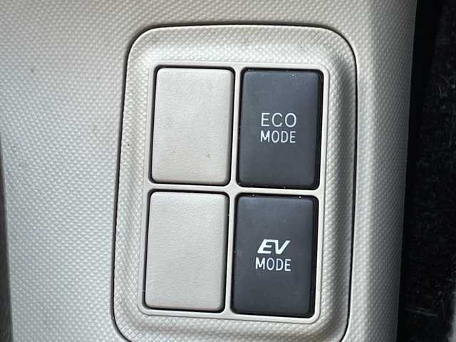 トヨタ アクア G 千葉県 2013(平25)年 8.8万km クールソーダメタリック ナビNHZD-W62G　バックカメラ　フルセグTV　DVD　ETC　ステアスイッチ　スマートキー　プッシュスタート　キセノンライト　オートライト　リアスポイラー　純正16インチアルミホイール