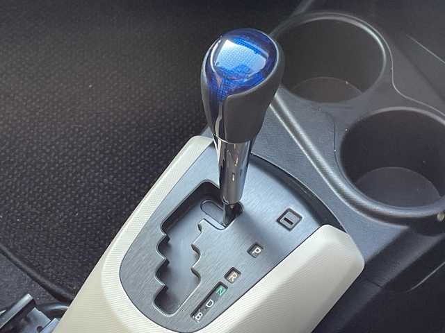 トヨタ アクア G 千葉県 2013(平25)年 8.8万km クールソーダメタリック ナビNHZD-W62G　バックカメラ　フルセグTV　DVD　ETC　ステアスイッチ　スマートキー　プッシュスタート　キセノンライト　オートライト　リアスポイラー　純正16インチアルミホイール