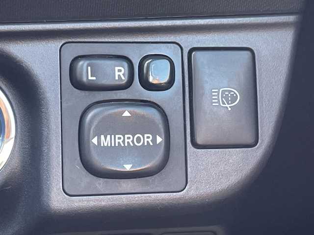 トヨタ アクア G 千葉県 2013(平25)年 8.8万km クールソーダメタリック ナビNHZD-W62G　バックカメラ　フルセグTV　DVD　ETC　ステアスイッチ　スマートキー　プッシュスタート　キセノンライト　オートライト　リアスポイラー　純正16インチアルミホイール