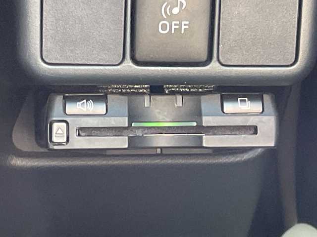 トヨタ アクア G 千葉県 2013(平25)年 8.8万km クールソーダメタリック ナビNHZD-W62G　バックカメラ　フルセグTV　DVD　ETC　ステアスイッチ　スマートキー　プッシュスタート　キセノンライト　オートライト　リアスポイラー　純正16インチアルミホイール