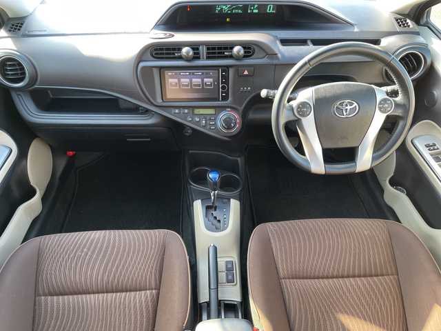 トヨタ アクア G 千葉県 2013(平25)年 8.8万km クールソーダメタリック ナビNHZD-W62G　バックカメラ　フルセグTV　DVD　ETC　ステアスイッチ　スマートキー　プッシュスタート　キセノンライト　オートライト　リアスポイラー　純正16インチアルミホイール