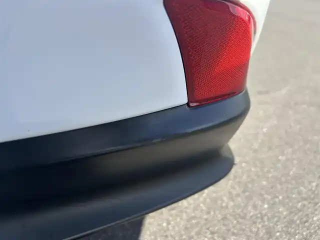 レクサス ＩＳ 300h Fスポーツ 岡山県 2013(平25)年 12.2万km ホワイトノーヴァガラスフレーク 登録時走行距離121498km/純正ナビ/サンルーフ/フルセグTV(AM.FM.CD.DVD.TV.BT)/バックカメラ/ETC/前後ドライブレコーダー/シートヒーター/クリアランスソナー/衝突軽減ブレーキ/横滑り防止装置/クルーズコントロール(追従走行あり)/オートライト/アイドリングストップ/18インチ純正AW/純正フロアマット/ハーフレザーシート/D+N席パワーシート/LEDヘッドライト