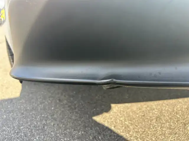 レクサス ＩＳ 300h Fスポーツ 岡山県 2013(平25)年 12.2万km ホワイトノーヴァガラスフレーク 登録時走行距離121498km/純正ナビ/サンルーフ/フルセグTV(AM.FM.CD.DVD.TV.BT)/バックカメラ/ETC/前後ドライブレコーダー/シートヒーター/クリアランスソナー/衝突軽減ブレーキ/横滑り防止装置/クルーズコントロール(追従走行あり)/オートライト/アイドリングストップ/18インチ純正AW/純正フロアマット/ハーフレザーシート/D+N席パワーシート/LEDヘッドライト