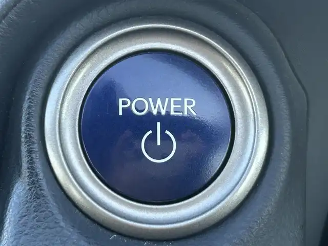 レクサス ＩＳ 300h Fスポーツ 岡山県 2013(平25)年 12.2万km ホワイトノーヴァガラスフレーク 登録時走行距離121498km/純正ナビ/サンルーフ/フルセグTV(AM.FM.CD.DVD.TV.BT)/バックカメラ/ETC/前後ドライブレコーダー/シートヒーター/クリアランスソナー/衝突軽減ブレーキ/横滑り防止装置/クルーズコントロール(追従走行あり)/オートライト/アイドリングストップ/18インチ純正AW/純正フロアマット/ハーフレザーシート/D+N席パワーシート/LEDヘッドライト