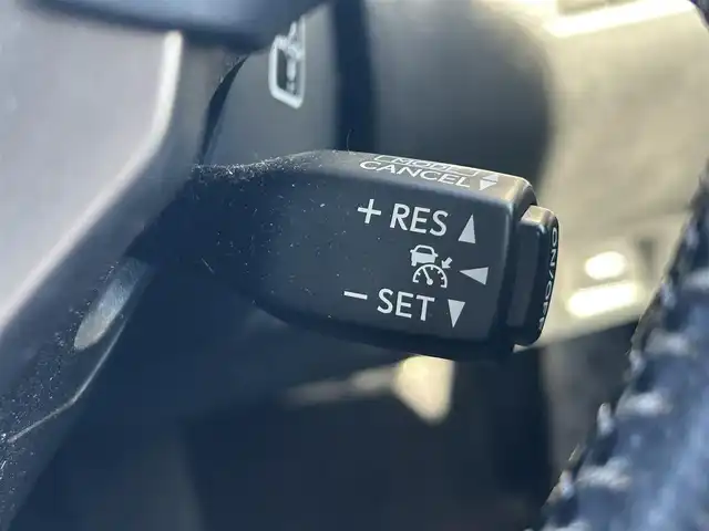 レクサス ＩＳ 300h Fスポーツ 岡山県 2013(平25)年 12.2万km ホワイトノーヴァガラスフレーク 登録時走行距離121498km/純正ナビ/サンルーフ/フルセグTV(AM.FM.CD.DVD.TV.BT)/バックカメラ/ETC/前後ドライブレコーダー/シートヒーター/クリアランスソナー/衝突軽減ブレーキ/横滑り防止装置/クルーズコントロール(追従走行あり)/オートライト/アイドリングストップ/18インチ純正AW/純正フロアマット/ハーフレザーシート/D+N席パワーシート/LEDヘッドライト