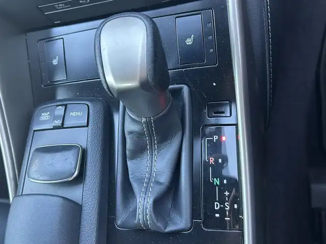 レクサス ＩＳ 300h Fスポーツ 岡山県 2013(平25)年 12.2万km ホワイトノーヴァガラスフレーク 登録時走行距離121498km/純正ナビ/サンルーフ/フルセグTV(AM.FM.CD.DVD.TV.BT)/バックカメラ/ETC/前後ドライブレコーダー/シートヒーター/クリアランスソナー/衝突軽減ブレーキ/横滑り防止装置/クルーズコントロール(追従走行あり)/オートライト/アイドリングストップ/18インチ純正AW/純正フロアマット/ハーフレザーシート/D+N席パワーシート/LEDヘッドライト