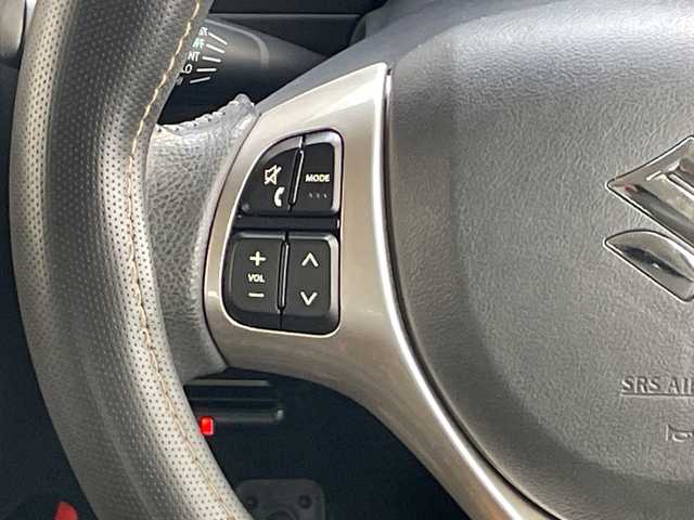 スズキ ジムニー ランドベンチャー 山口県 2018(平30)年 2万km パール ンオーナー　/２．５インチリフトアップ　/オーバーフェンダー　/黒ハーフレザーシート　/社外ナビ　/　・フルセグＴＶ　/　・Ｂｌｕｅｔｏｏｔｈ　/　・バックカメラ　/ドライブレコーダー　/シートヒーター　/純正１６インチＡＷ