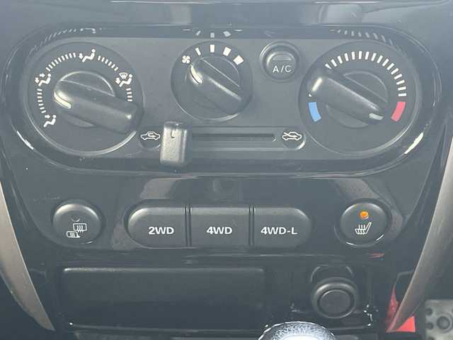 スズキ ジムニー ランドベンチャー 山口県 2018(平30)年 2万km パール ンオーナー　/２．５インチリフトアップ　/オーバーフェンダー　/黒ハーフレザーシート　/社外ナビ　/　・フルセグＴＶ　/　・Ｂｌｕｅｔｏｏｔｈ　/　・バックカメラ　/ドライブレコーダー　/シートヒーター　/純正１６インチＡＷ