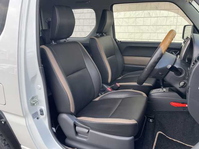 スズキ ジムニー ランドベンチャー 山口県 2018(平30)年 2万km パール ンオーナー　/２．５インチリフトアップ　/オーバーフェンダー　/黒ハーフレザーシート　/社外ナビ　/　・フルセグＴＶ　/　・Ｂｌｕｅｔｏｏｔｈ　/　・バックカメラ　/ドライブレコーダー　/シートヒーター　/純正１６インチＡＷ