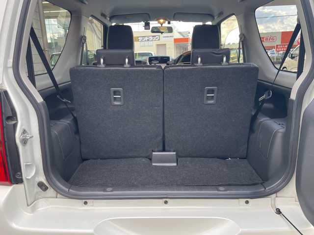 スズキ ジムニー ランドベンチャー 山口県 2018(平30)年 2万km パール ンオーナー　/２．５インチリフトアップ　/オーバーフェンダー　/黒ハーフレザーシート　/社外ナビ　/　・フルセグＴＶ　/　・Ｂｌｕｅｔｏｏｔｈ　/　・バックカメラ　/ドライブレコーダー　/シートヒーター　/純正１６インチＡＷ