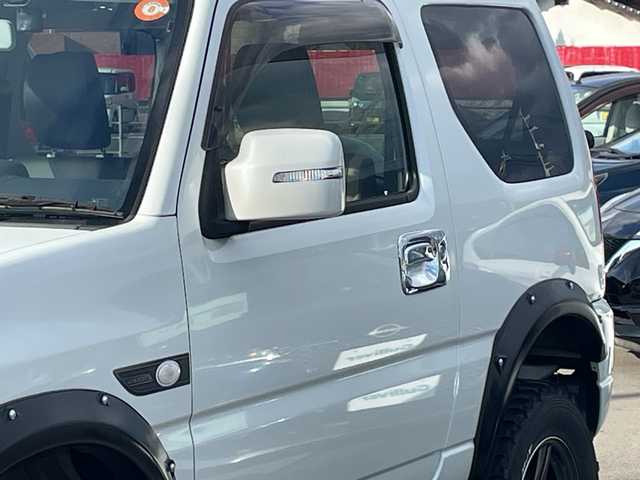 スズキ ジムニー ランドベンチャー 山口県 2018(平30)年 2万km パール ンオーナー　/２．５インチリフトアップ　/オーバーフェンダー　/黒ハーフレザーシート　/社外ナビ　/　・フルセグＴＶ　/　・Ｂｌｕｅｔｏｏｔｈ　/　・バックカメラ　/ドライブレコーダー　/シートヒーター　/純正１６インチＡＷ