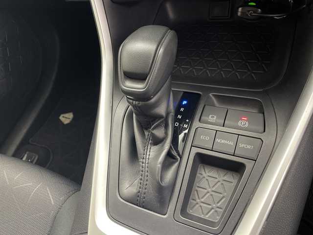 トヨタ ＲＡＶ４ X 鹿児島県 2019(令1)年 5.6万km ホワイトパールクリスタルシャイン 純正SDナビ/(BT/CD/DVD/AM/FM/フルセグTV)/トヨタセーフティセンス/レーダークルーズコントロール/プリクラッシュセーフティ/バックカメラ/モデリスタフルエアロ/後方コーナーセンサー/レーンキープアシスト/オートマチックハイビーム/ブラインドスポットモニター/MTモード付AT/ステアリングスイッチ/ビルトインETC/スペアキー/純正フロアマット/純正LEDヘッドライト/純正18インチアルミホイール/保証書