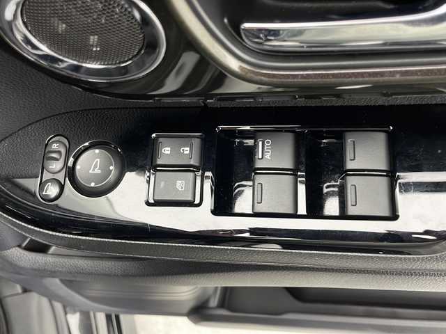 ホンダ Ｎ ＢＯＸ カスタム G L ホンダセンシング 千葉県 2019(令1)年 2.9万km クリスタルブラックパール 純正ナビ/フルセグテレビ/バックカメラ/Bluetooth/USB/AUX/iPod接続/CD/DVD/SD再生/純正ドライブレコーダー/オートエアコン/オートライト/LEDヘッドライト/フロントフォグランプ/ホンダセンシング/アダプティブクルーズコントロール/レーンキープアシスト/衝突被害軽減ブレーキ/横滑り防止装置/後方コーナーセンサー/両側パワースライドドア/純正14インチアルミホイール/純正フロアマット/電動格納ウィンカーミラー