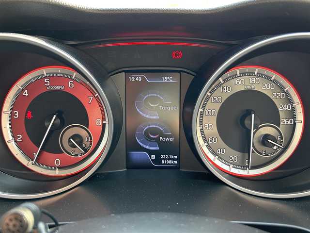 スズキ スイフト スポーツ セーフティPKG 福岡県 2018(平30)年 0.9万km プレミアムシルバーメタリック ワンオーナー/6速MT/Panasonic 8インチメモリナビ【CN-RZ846】/　(AM/FM/CD/DVD/Bluetooth/iPod/フルセグTV)/バックカメラ/スズキセーフティパッケージ/・レーザーレーダー/単眼カメラ/・デュアルセンサーブレーキサポート/・誤発進抑制機能/・車線逸脱警報/・車線逸脱抑制機能/・ふらつき警報/・先行者発進お知らせ機能/レーダークルーズコントロール/純正17インチアルミホイール/純正IPFコーティングフォグランプ/ハイドロフィリックドアミラー/スポーツ専用バケットシート/シートヒーター(運転席)/前方ドライブレコーダー/ビルトインETC/純正フロアマット/ステアリングスイッチ/USBポート/ISOFIX/スペアキー×1/保証書/取扱説明書/ナビ取扱説明書