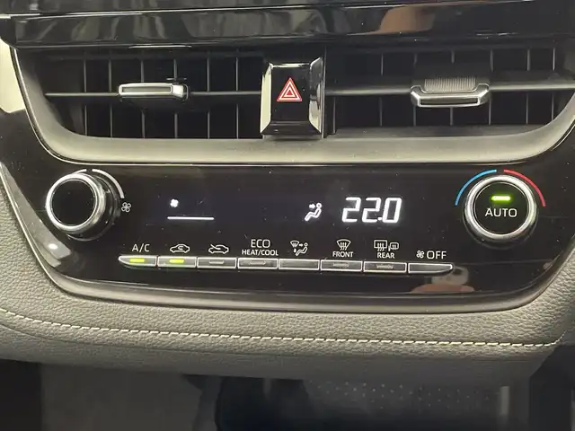 トヨタ カローラツーリング ダブルバイビー 栃木県 2020(令2)年 0.6万km スパークリングブラックパールクリスタルシャイン 純正ナビ/（Bluetooth/USB）/バックカメラ/トヨタセーフティセンス/・プリクラッシュセーフティ/・レーントレーシングアシスト/・レーンディパーチャーアラート/・ロードサインアシスト/・レーダークルーズコントロール/・オートマチックハイビーム/・ドライバー異常時対応システム/・プロアクティブドライビングアシスト/・発進遅れ告知機能/ビルトインETC/前方ドラレコ/ハーフレザーシート/オートライト/LEDヘッドライト/横滑り防止装置/フォグランプ/スマートキー/プッシュスタート/ステアリングスイッチ/電動格納ミラー/純正アルミホイール