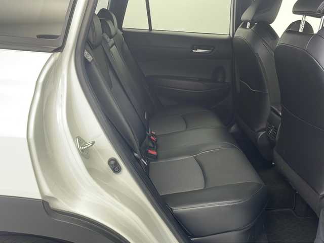 トヨタ カローラ クロス ハイブリッド Z 愛知県 2022(令4)年 1.8万km プラチナホワイトパールマイカ 純正ディスプレイオーディオ(現状ナビ使用可）/パノラミックビューカメラ/ビルトインETC/トヨタセーフティセンス/・レーントレースアシスト/・プリクラッシュセーフティ/・ブラインドスポットモニター/・リアクロストラフィックアラート/・パーキングサポートブレーキ/・ロードサインアシスト/・レーダークルーズコントロール/シートヒーター/パワーシート/ステアリングスイッチ/純正フロアマット/電動格納ウィンカーミラー/オートマチックハイビーム/フロントフォグ/プッシュスタート