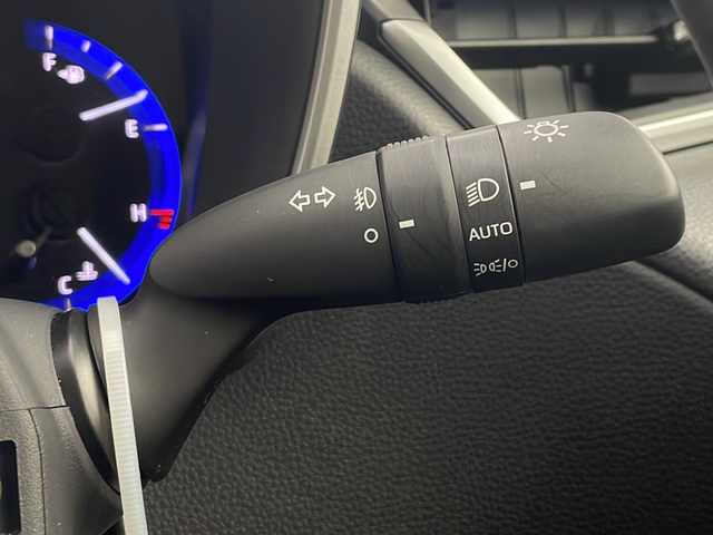 トヨタ カローラ クロス ハイブリッド Z 愛知県 2022(令4)年 1.8万km プラチナホワイトパールマイカ 純正ディスプレイオーディオ(現状ナビ使用可）/パノラミックビューカメラ/ビルトインETC/トヨタセーフティセンス/・レーントレースアシスト/・プリクラッシュセーフティ/・ブラインドスポットモニター/・リアクロストラフィックアラート/・パーキングサポートブレーキ/・ロードサインアシスト/・レーダークルーズコントロール/シートヒーター/パワーシート/ステアリングスイッチ/純正フロアマット/電動格納ウィンカーミラー/オートマチックハイビーム/フロントフォグ/プッシュスタート