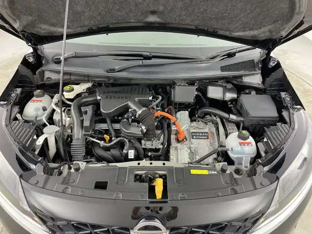 日産 ノート X 愛知県 2021(令3)年 3.2万km スーパーブラック 禁煙車/純正9型ナビ/（Bluetooth/CD/DVD/フルセグTV)　/【品番：MJ120D-L】/バックカメラ/ETC/衝突軽減ブレーキ/セーフティ・シールドスイッチ/オートブレーキホールド/横滑り防止装置/LEDライト/オートライト/オートマチックハイビーム/ヘッドライトレベライザー/スマートキー【スペア1本】/ステアリングリモコン/純正ドアバイザー/純正フロアマット