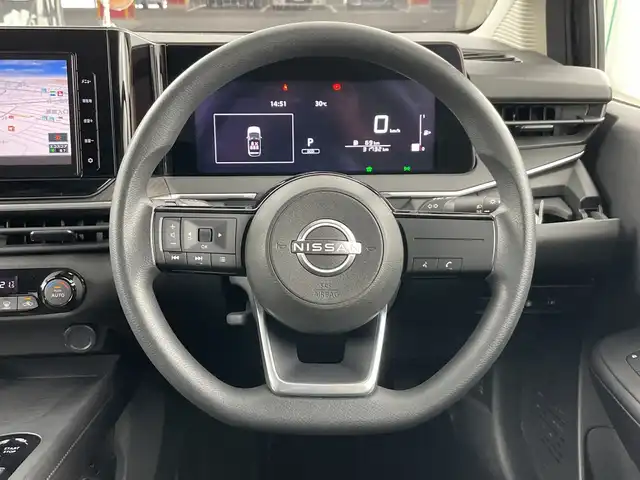 日産 ノート X 愛知県 2021(令3)年 3.2万km スーパーブラック 禁煙車/純正9型ナビ/（Bluetooth/CD/DVD/フルセグTV)　/【品番：MJ120D-L】/バックカメラ/ETC/衝突軽減ブレーキ/セーフティ・シールドスイッチ/オートブレーキホールド/横滑り防止装置/LEDライト/オートライト/オートマチックハイビーム/ヘッドライトレベライザー/スマートキー【スペア1本】/ステアリングリモコン/純正ドアバイザー/純正フロアマット